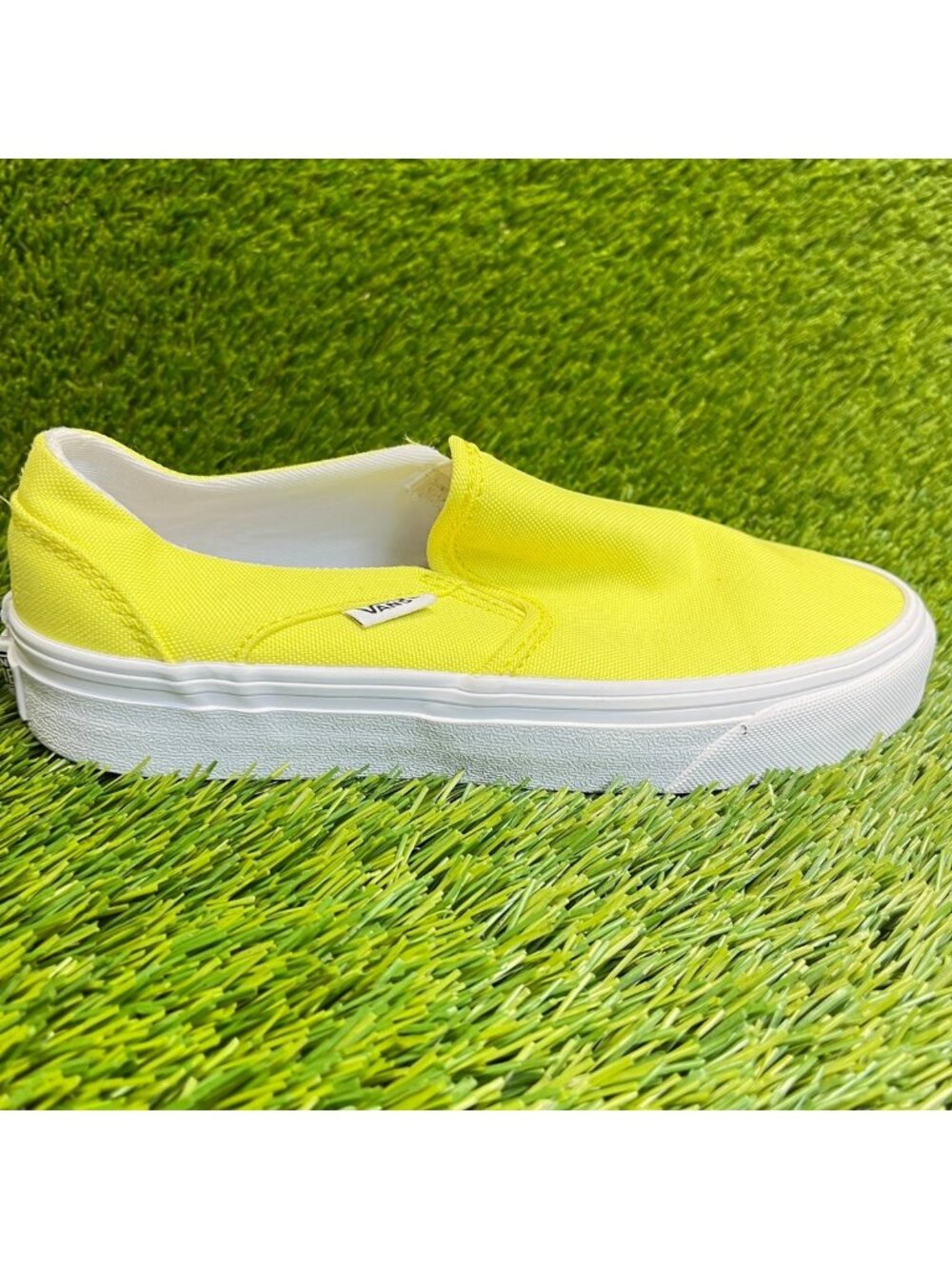 Vans Classic Slip-On Womens Size 6 Neon Yellow Athletic Skate Shoes Sneakers
